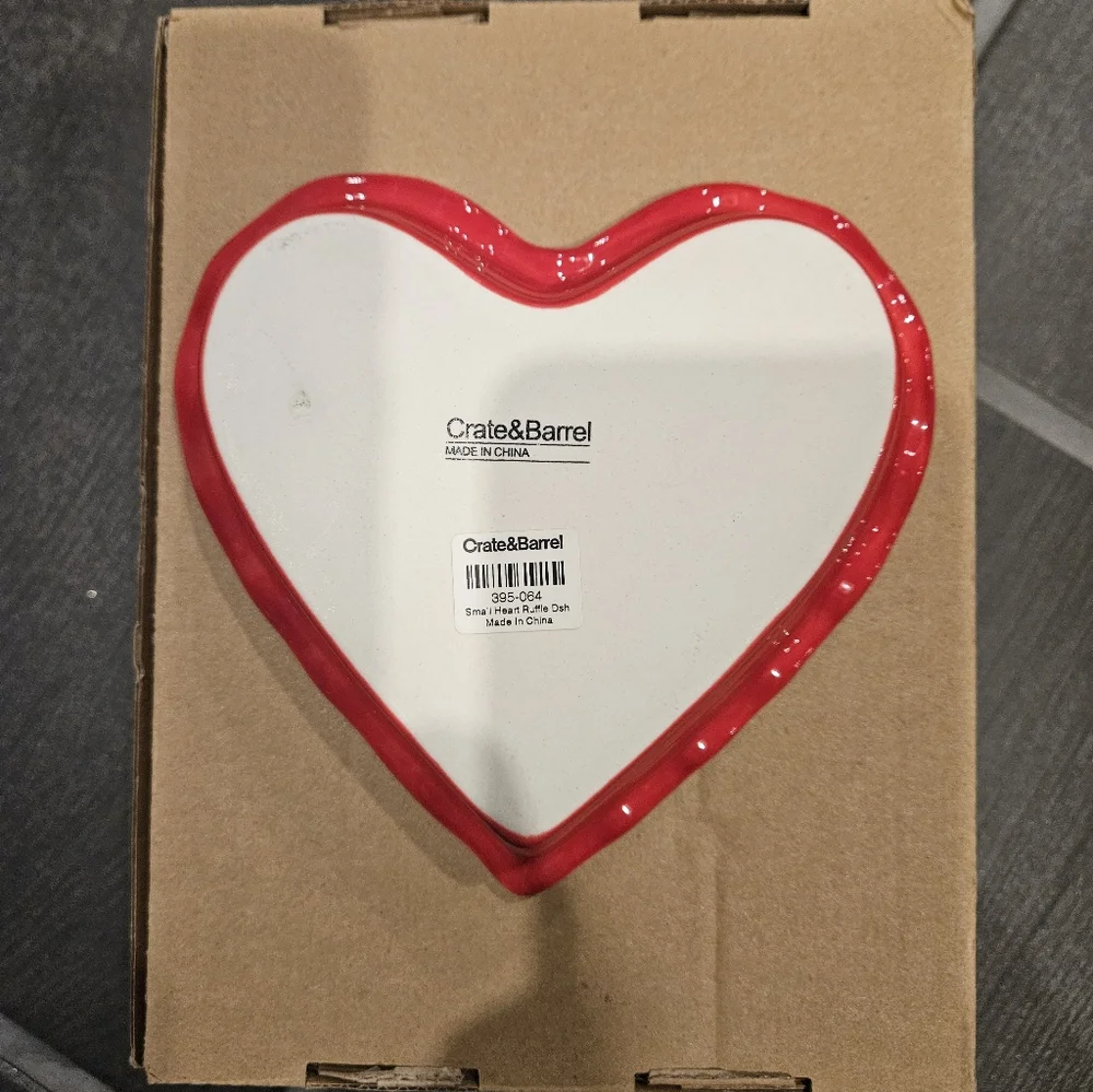 CRATE & BARREL Small Valentine Heart Ruffle Dish Trinket Holder Candy Dish Decor